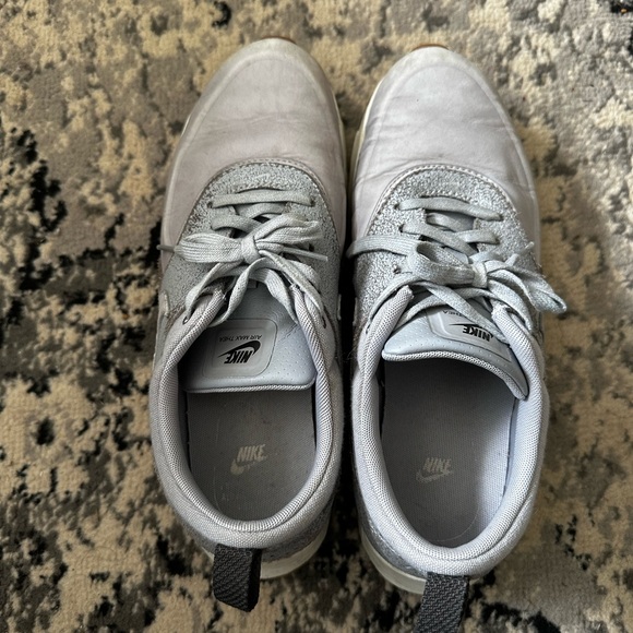 Nike grey sneakers - Picture 3 of 5